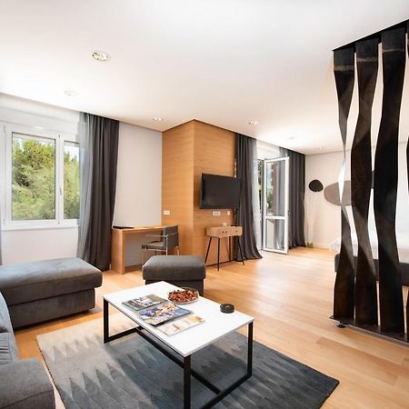 Beachfront Apartment Rosa Del Mar Jardin Moscenicka Draga Exterior photo